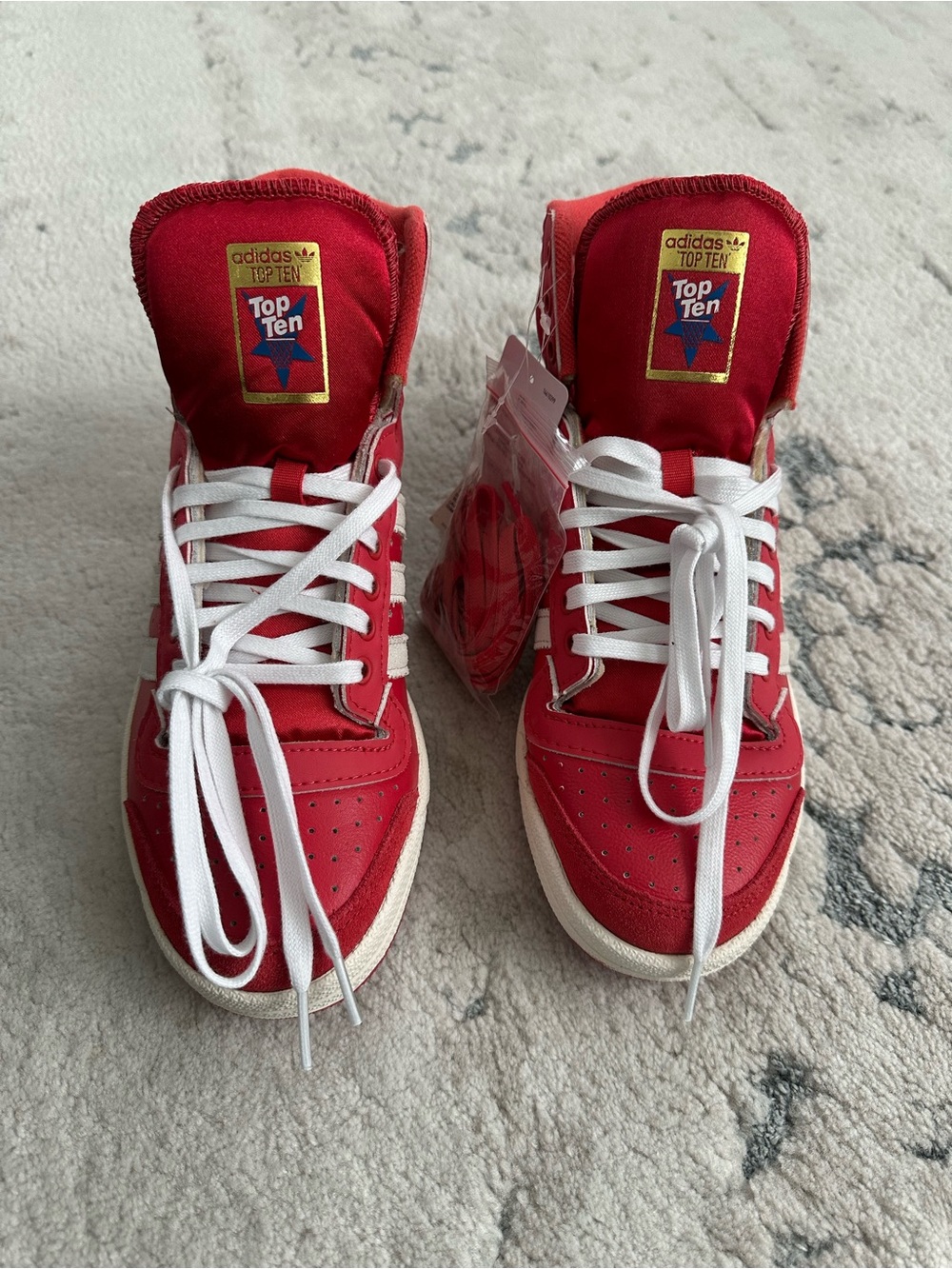 RARE!! 👀NEW WITH TAGS adidas Top Ten Hi High-Top Sneakers